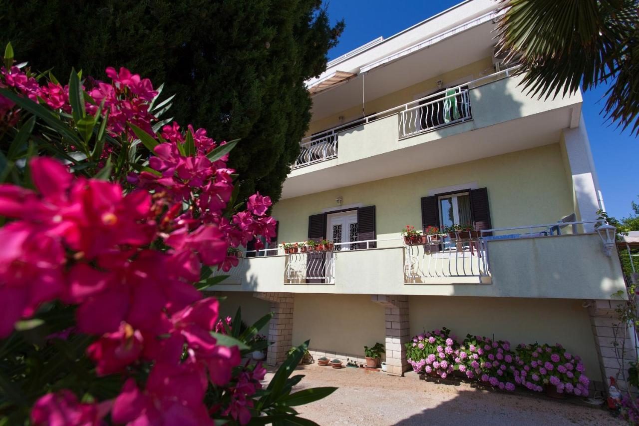 Apartments Ljerka Малинска Экстерьер фото