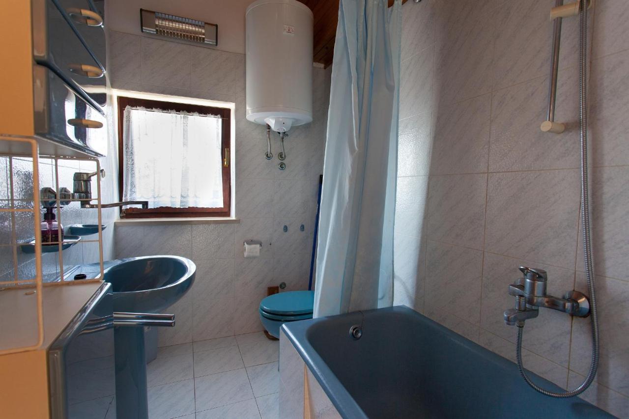 Apartments Ljerka Малинска Экстерьер фото