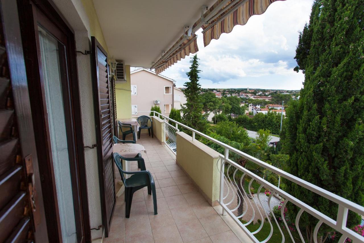 Apartments Ljerka Малинска Экстерьер фото