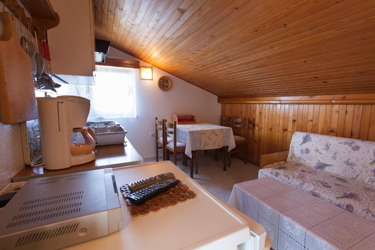 Apartments Ljerka Малинска Экстерьер фото