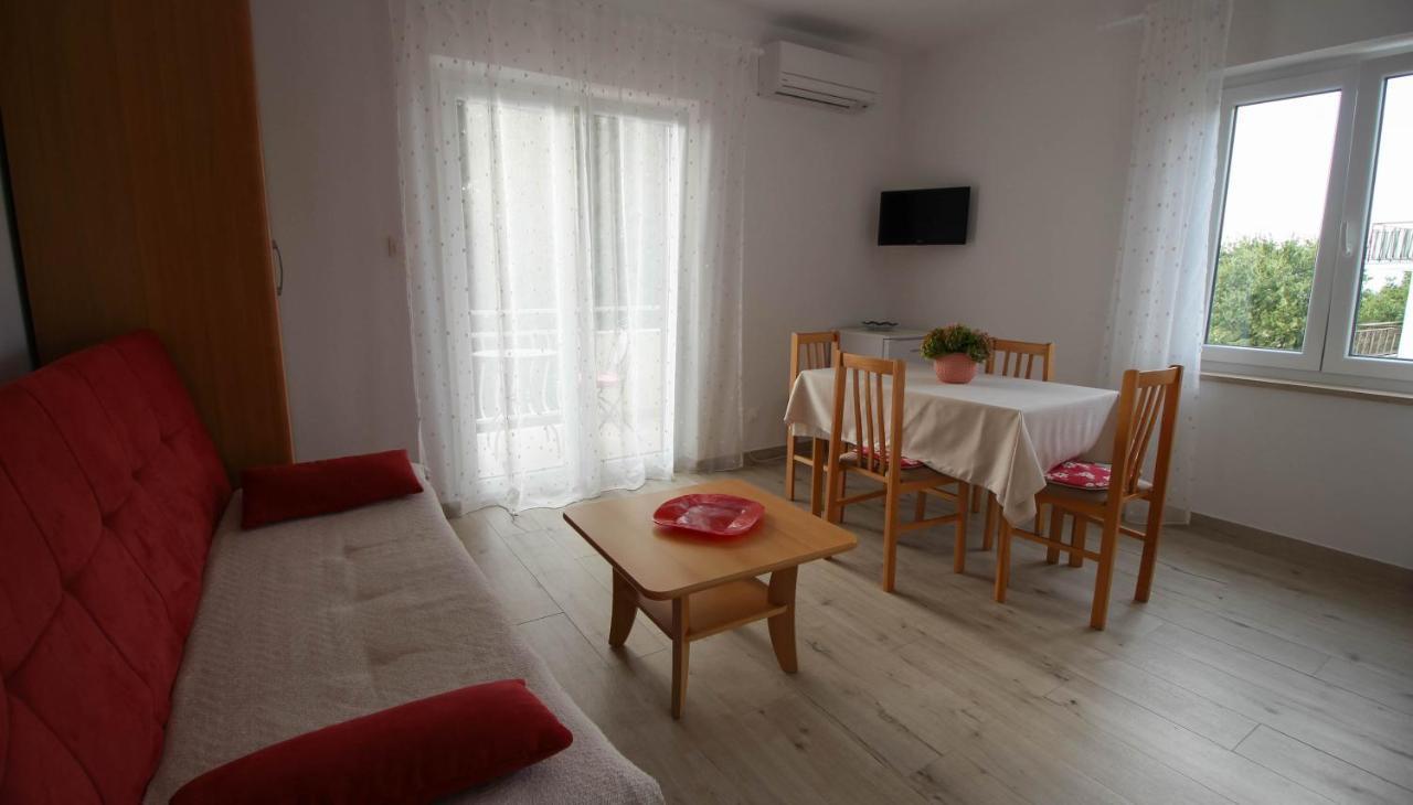 Apartments Ljerka Малинска Экстерьер фото