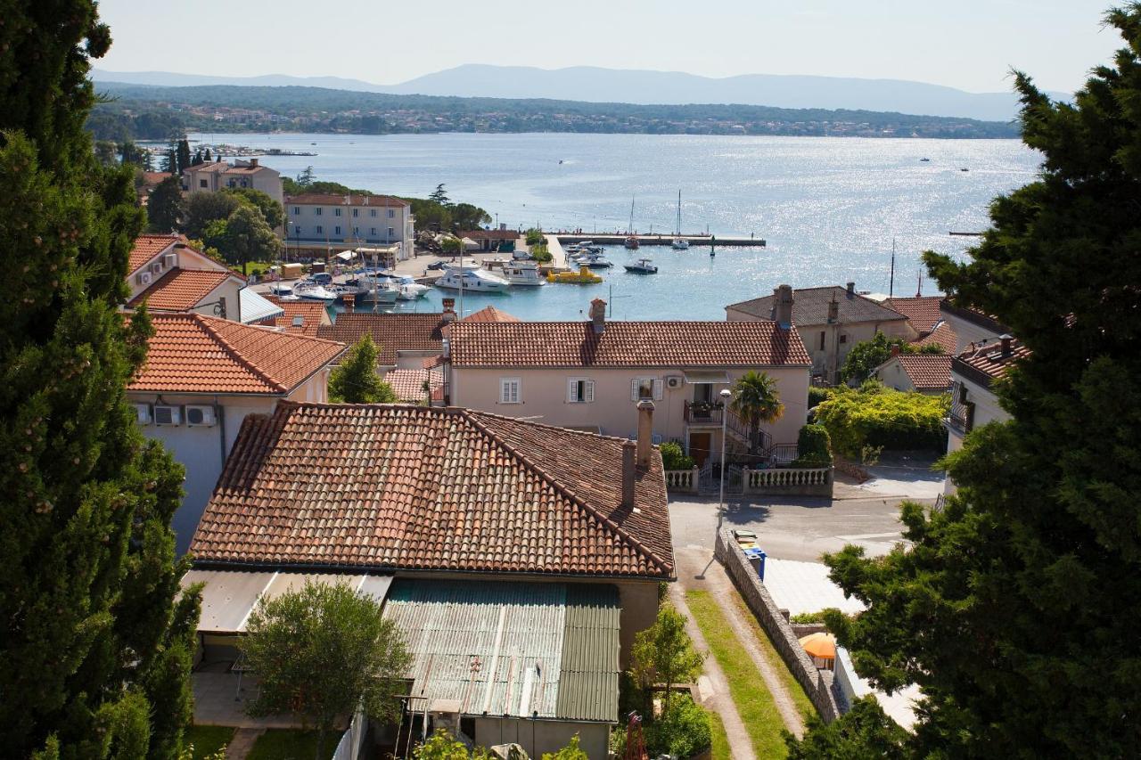 Apartments Ljerka Малинска Экстерьер фото