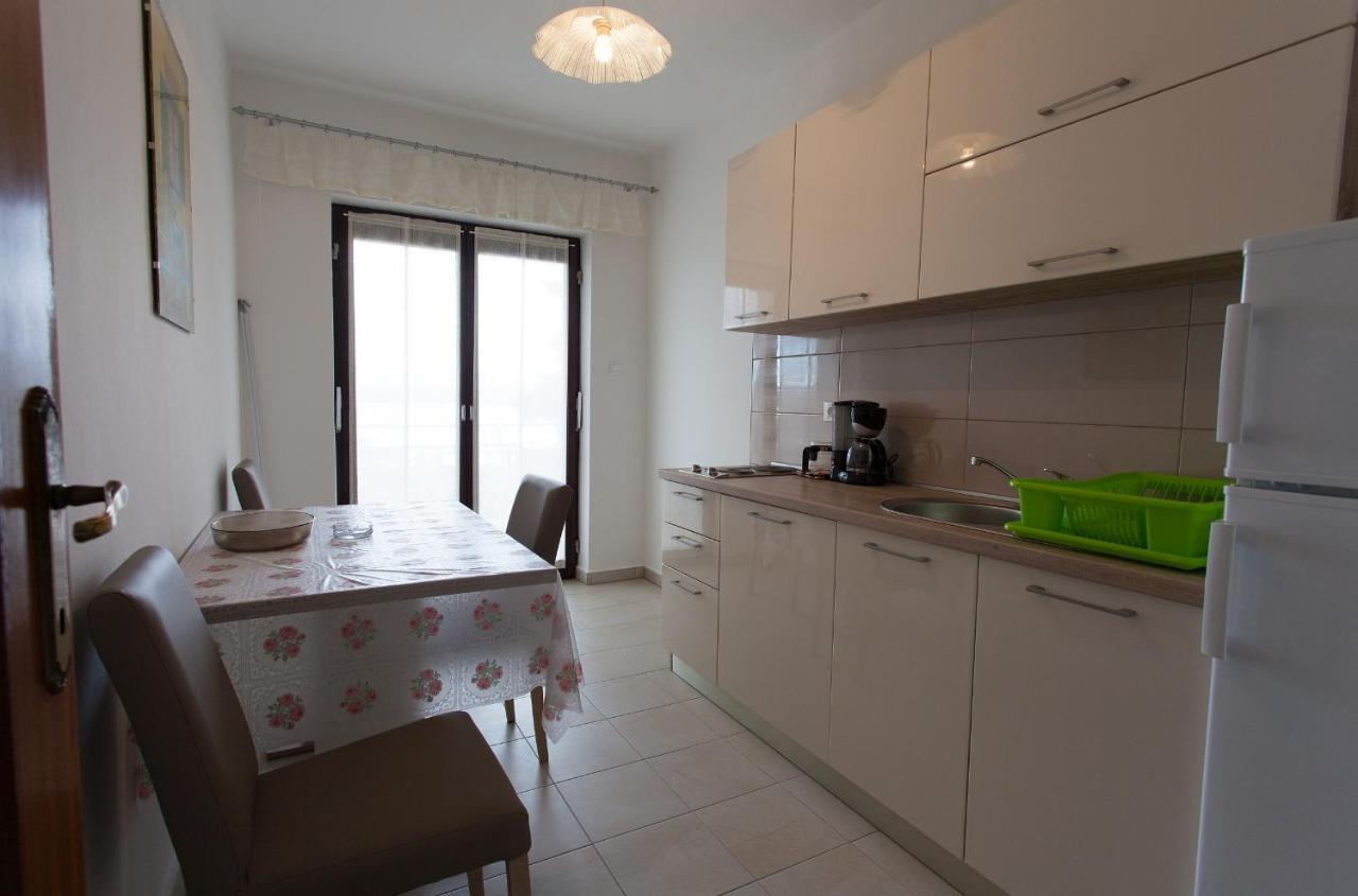 Apartments Ljerka Малинска Экстерьер фото