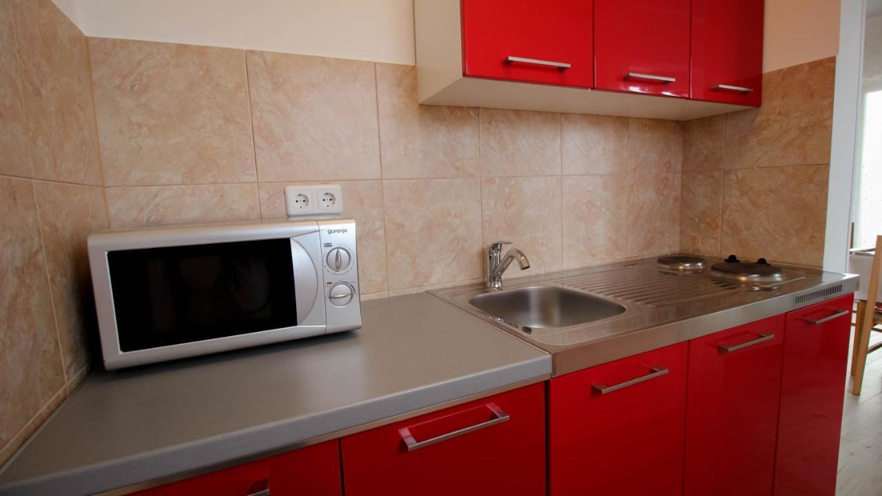 Apartments Ljerka Малинска Экстерьер фото