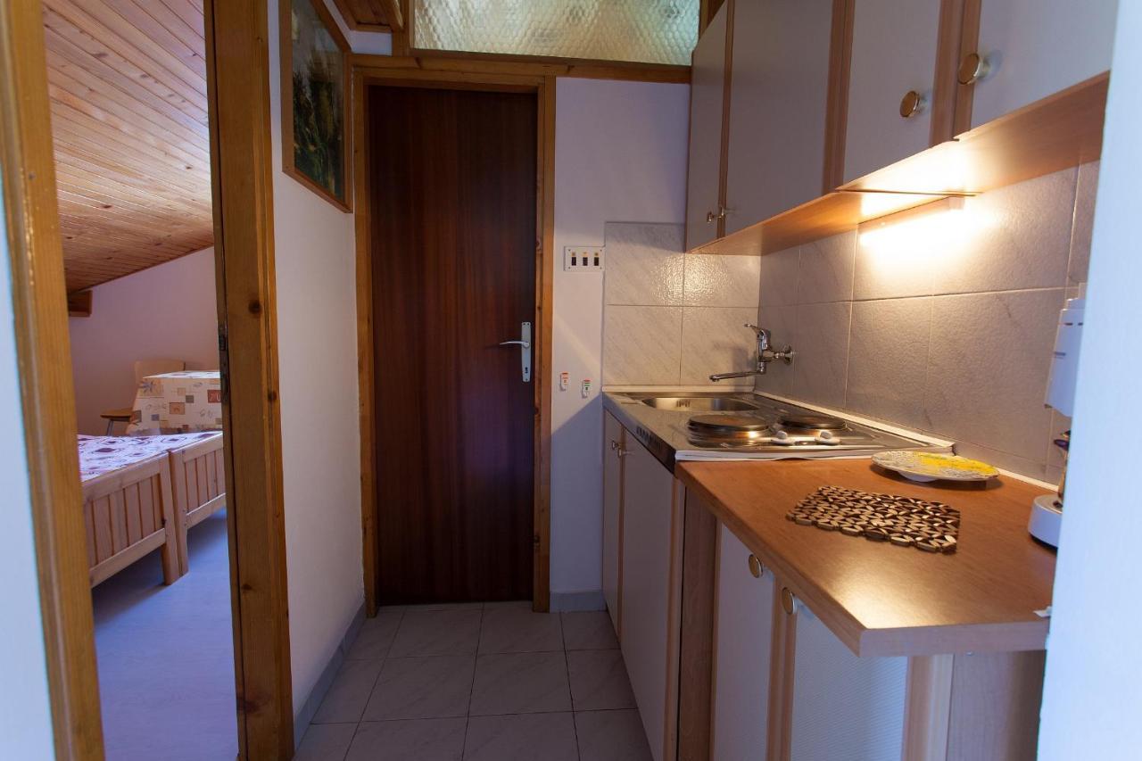 Apartments Ljerka Малинска Экстерьер фото