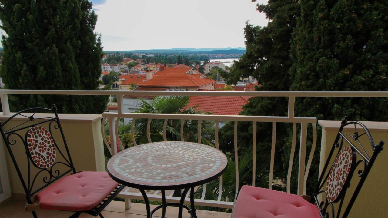 Apartments Ljerka Малинска Экстерьер фото