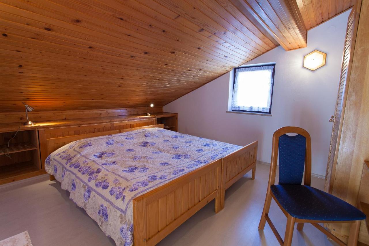 Apartments Ljerka Малинска Экстерьер фото