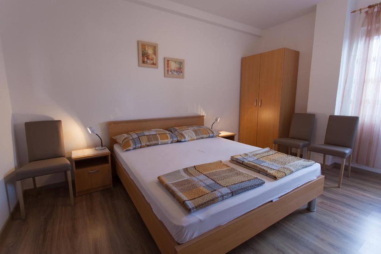 Apartments Ljerka Малинска Экстерьер фото